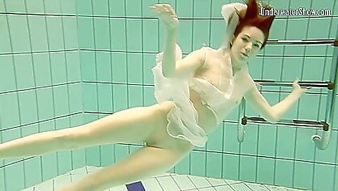 Smoking hot chick has anal and lechel site