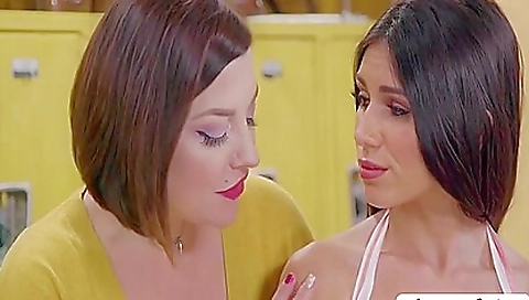 Mature lesbian orgy with a hot chicks