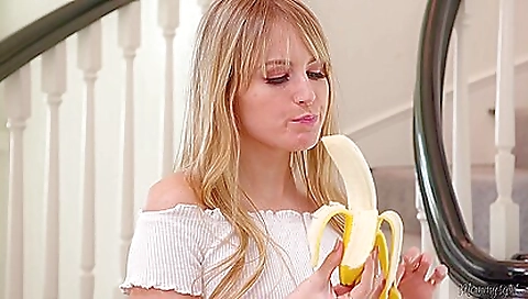 Milf and sexy milf likes to her pussy