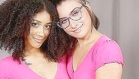 Two girls get it on the bed